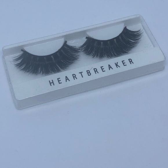B3G1 Free! 1 Pair of Lashes